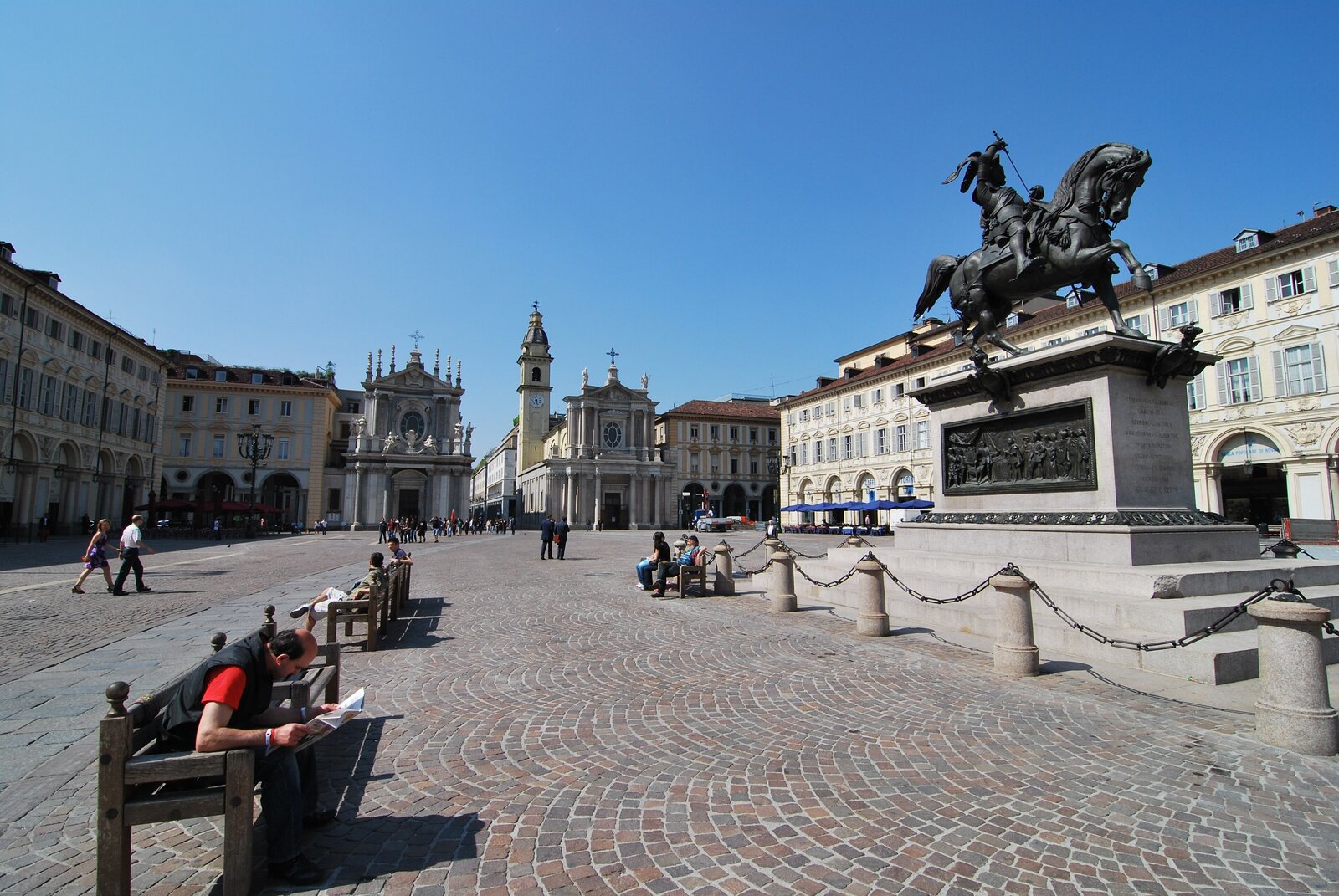 Piazza San Carlo & the historic cafés, Turin